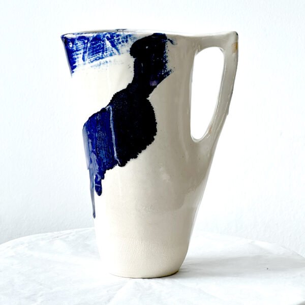 Straight Medium Sized Jug